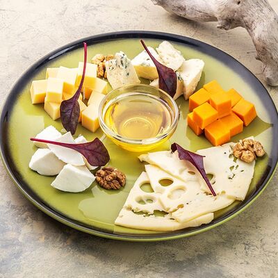 Сырная тарелка в 7 небо по цене 720 ₽