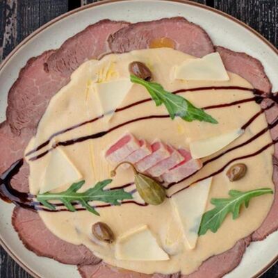 Вителло тоннато в Chalet River Club по цене 2480 ₽