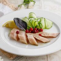 Копченый муксун со свежими огурцами в Катюша Katyusha