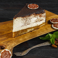 Десерт тирамису в ИТЛЕ Стейк-кафе Halal