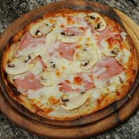 Ветчина и грибы в Кафе Nебо