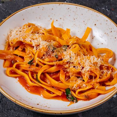 Томатная с халапеньо и пармезаном в Пламя по цене 690 ₽