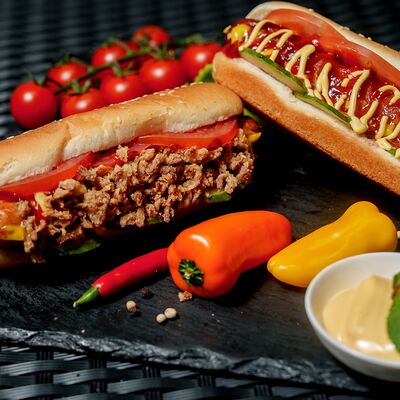 Хот-дог Говяжийв Шаурмэн по цене 380 ₽