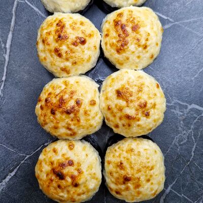 Запеченный ролл Эби яки в Sushitop по цене 575 ₽