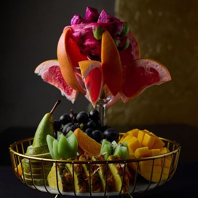 Ассорти из экзотических фруктов в Эндорфин по цене 2800 ₽