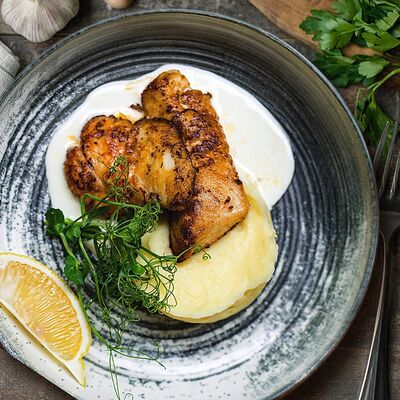 Сом на гриле с картофельным пюре в Шафран по цене 750 ₽