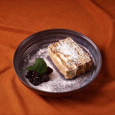 Медовик в Липа гастробар по цене 420 ₽