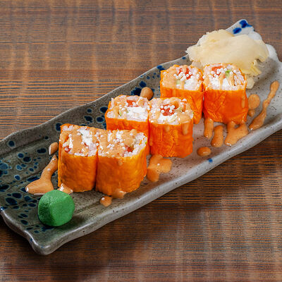 Ролл Мамэ Маки с лососем в Bao по цене 560 ₽