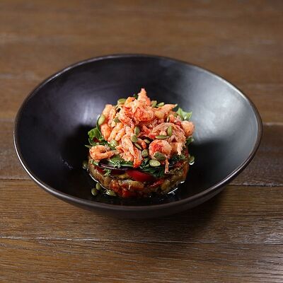 Салат из печеных овощей с раковыми шейками в Чичико по цене 1350 ₽