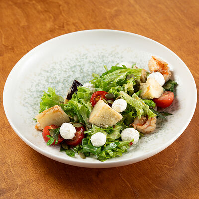 Салат с креветками и креметте в Бурка по цене 830 ₽