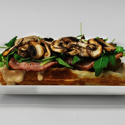 Вафля с грибами и беконом в COFESTO по цене 540 ₽