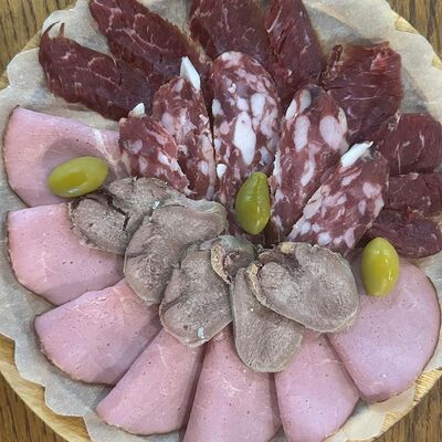 Мясная тарелка в Пилот по цене 2100 ₽