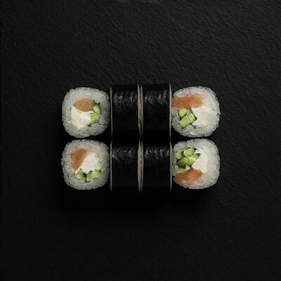 Мак с лососем в Rollik по цене 489 ₽