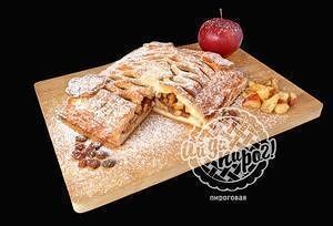 Пирог с яблоком, грецким орехом и изюмом в АйДаПирог по цене 840 ₽