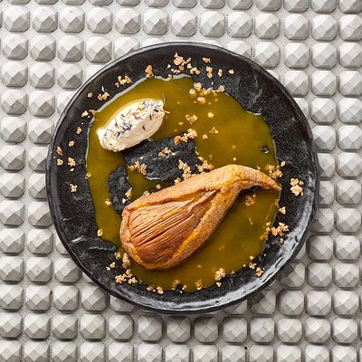 Пирог из Садовой груши в KITCHEN по цене 740 ₽