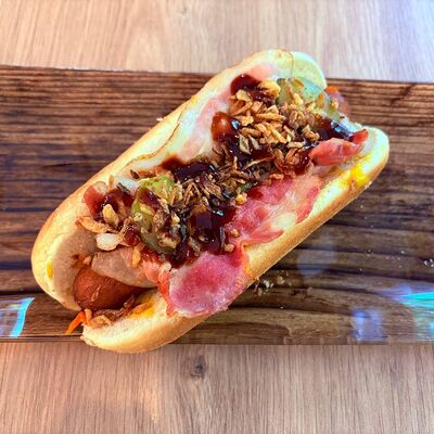 Хот-дог BBQ с беконом в Хищник по цене 349 ₽
