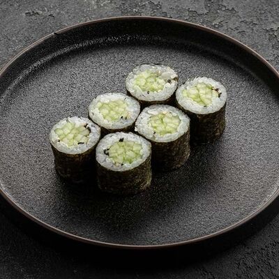 Маки с огурцом в Вода & Еда по цене 362 ₽