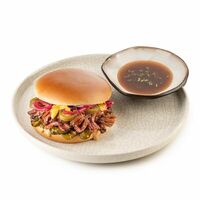 Бургер с рваной свининой в Ян Примус