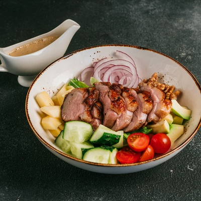 Салат с утиной грудкой и манго в PANORAMA по цене 860 ₽