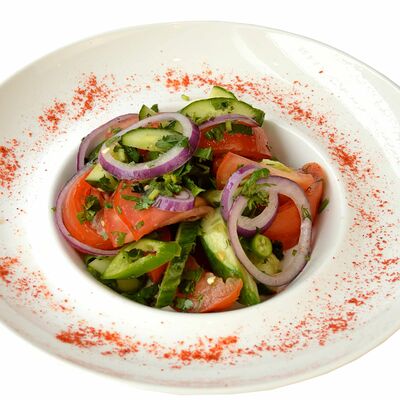 Салат по-Грузински в Кабанчик по цене 480 ₽