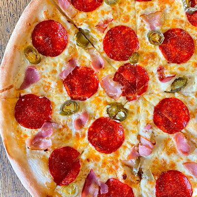Пицца Пепперони-бекон в Marfino Delivery по цене 685 ₽