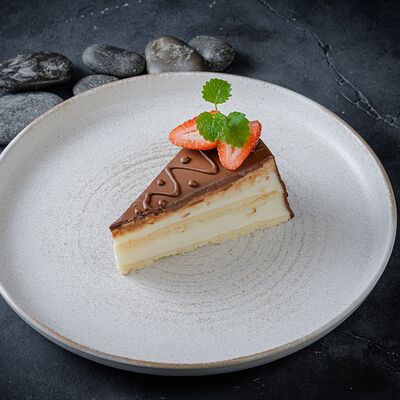 Птичье молоко в Encore Cafe по цене 600 ₽