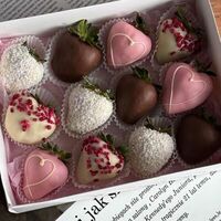 Клубника в шоколаде 12 шт в Berry sweets