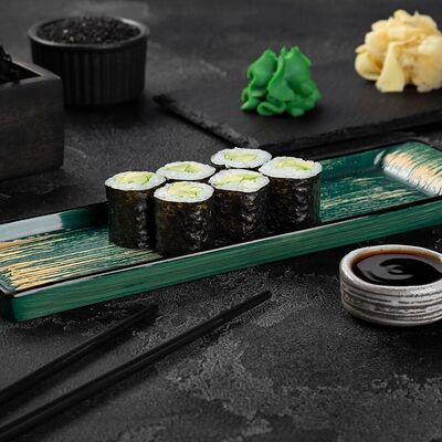 Мини-ролл с авокадо в Маэстро Kaiseki Ryori по цене 799 ₽