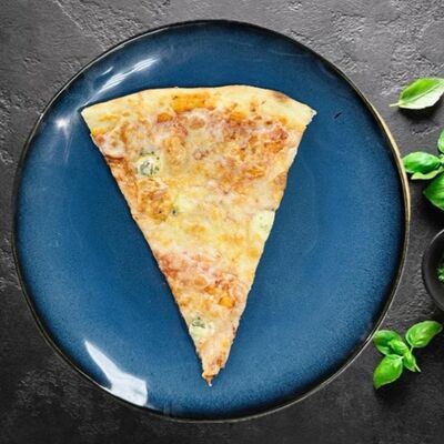 Кусок пиццы Четыре сыра в ПИКНИК 24/7 по цене 175 ₽