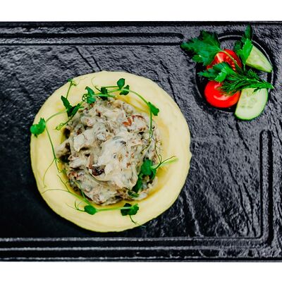 Бефстроганов из говядины с картофельным пюре в Багс Банни от кафеМафия по цене 610