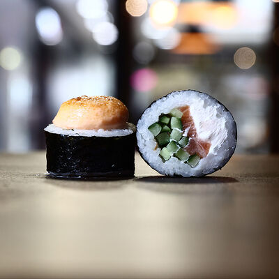 Токио С Лососем в Burger&Sushi по цене 539 ₽
