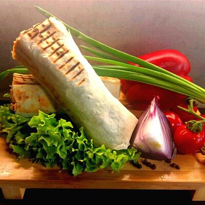 Шаурма с курицей классическая в Пол бокс по цене 465 ₽