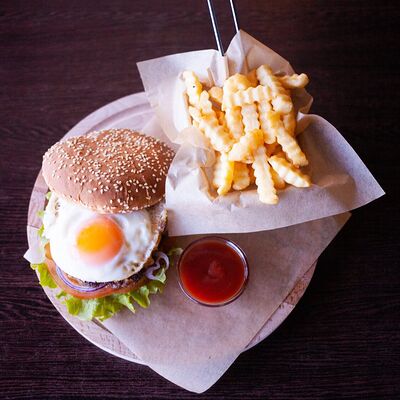 Шеф-бургер с котлетой из говядины в Chill Zone по цене 550 ₽