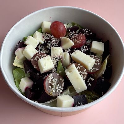 Салат свекольный в медово-горчичном соусе в Круассан Дорэ по цене 290 ₽