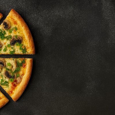 Пицца Фирменная в Mama miya по цене 799 ₽