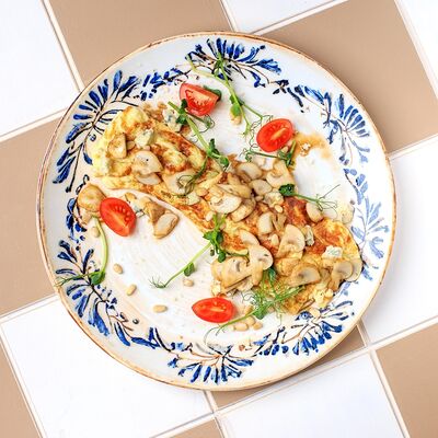 Омлет с сыром и грибами в Кафе и пекарня Близкие души по цене 395 ₽