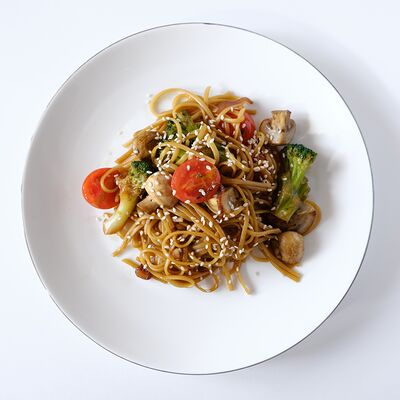 Паста с овощами в Уже готово по цене 165 ₽