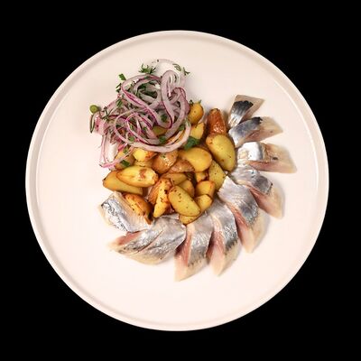 Сельдь бочковая с картофелем мини в Beer & Fire Grill по цене 757 ₽