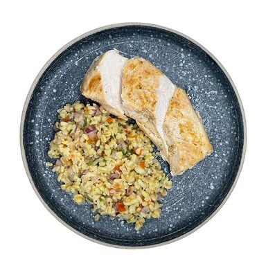 Куриное филе су-вид с булгуром и овощами в Территория вкуса по цене 440 ₽