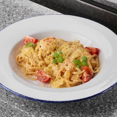 Паста с креветками в People по цене 560 ₽