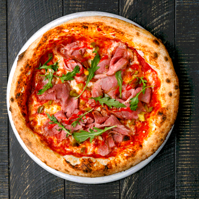 Пицца с пастрами, халапеньо, шрирача Яндекс в Снегири на Лагерном по цене 980 ₽