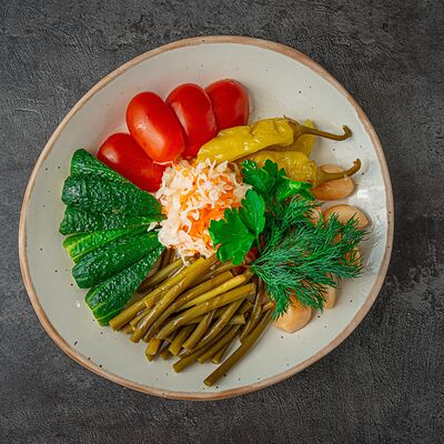 Ассорти соленийв Поляна по цене 510 ₽