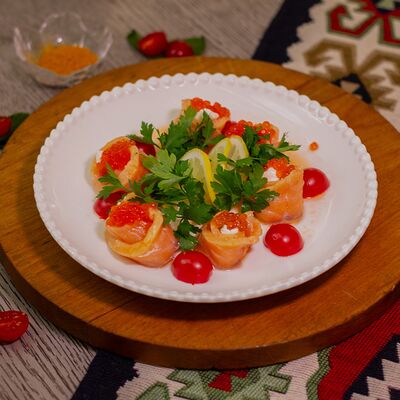 Рулетики из лосося в Хан Булак по цене 1100 ₽