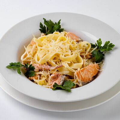 Тальятелле с морепродуктами в Черная Кошка по цене 749 ₽