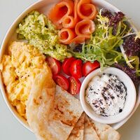Логотип NIQA Patisserie & Cafe