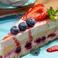 Ягодный торт в Liman