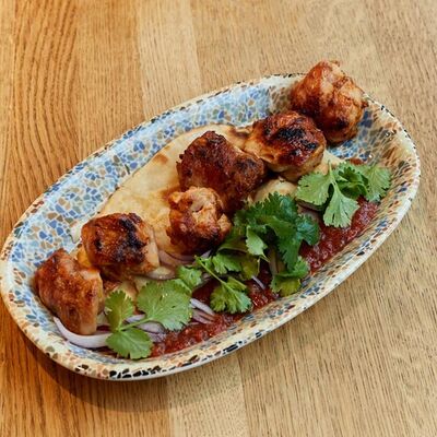 Шашлык из филе куриного бедра в DVOR гриль-бистро по цене 750 ₽