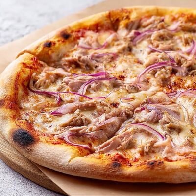 Пицца Тунец-молодец (30 см) в Хайп Пицца-бар по цене 1340 ₽