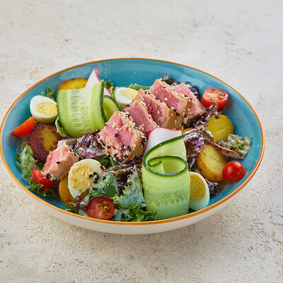 Теплый салат с тунцом в Ели-Пили по цене 880 ₽