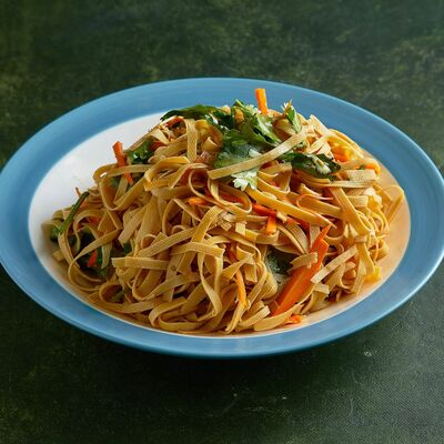 Салат Лапша из тофу с овощами в Кафе Али по цене 280 ₽